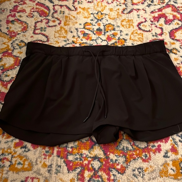 Lululemon shorts - Picture 1 of 3